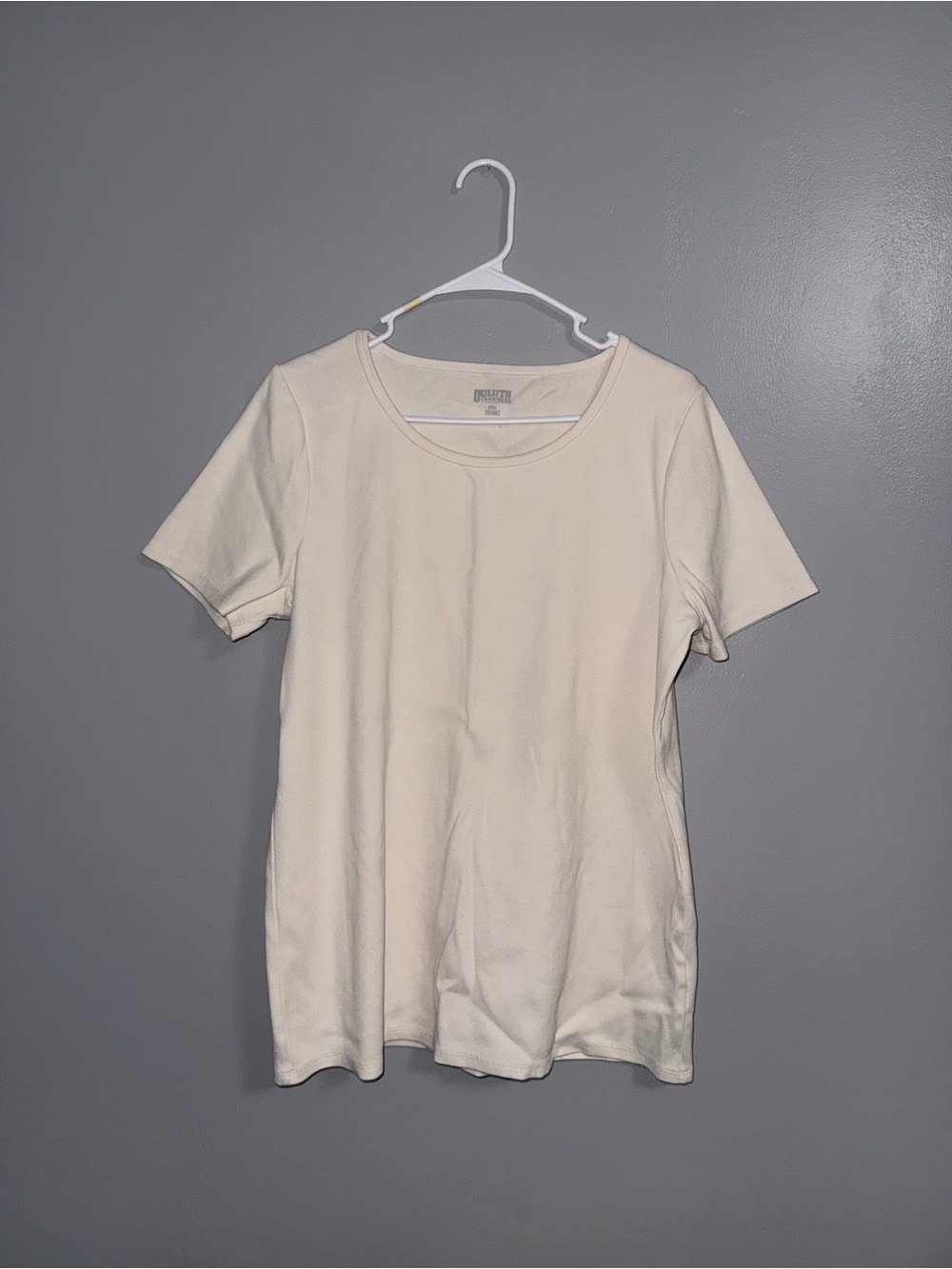 Duluth Trading Co Cream Short-Sleeve Scoop Neck Tee
